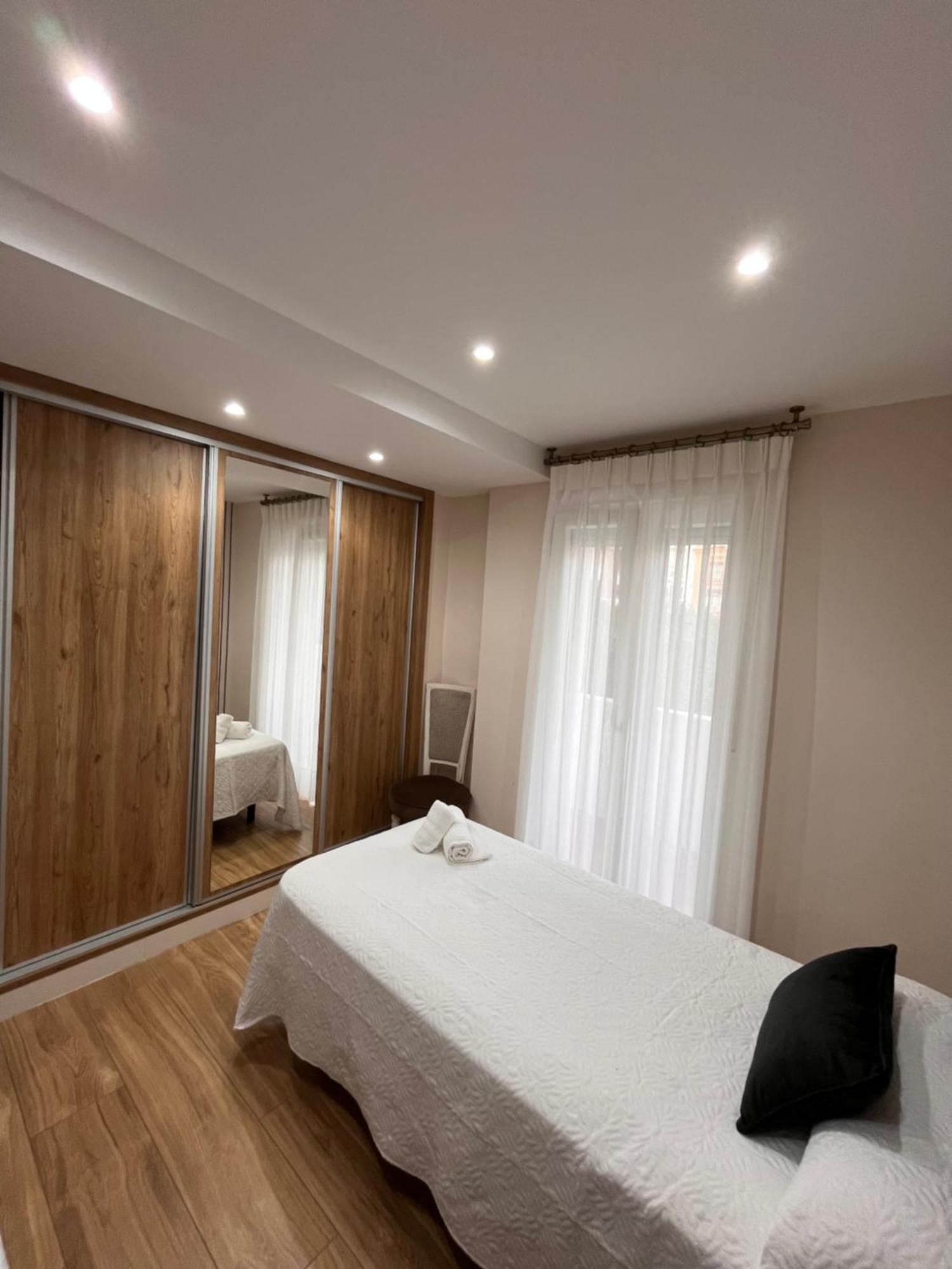 Apartamento Orilla De Triana Sevilla Kültér fotó