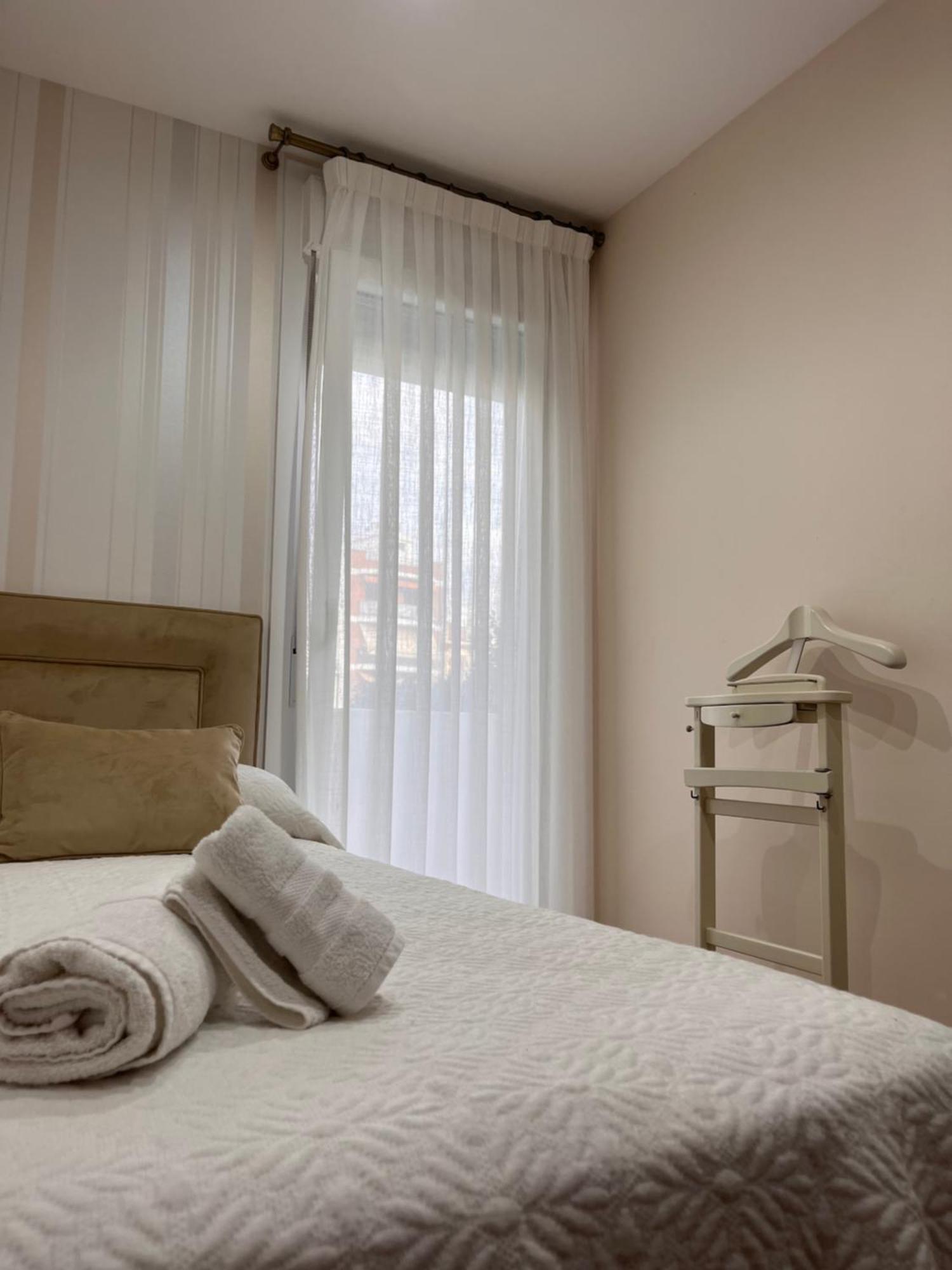 Apartamento Orilla De Triana Sevilla Kültér fotó